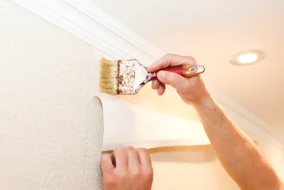 Pose de papier peint à Raves — revêtements muraux et toiles de verre